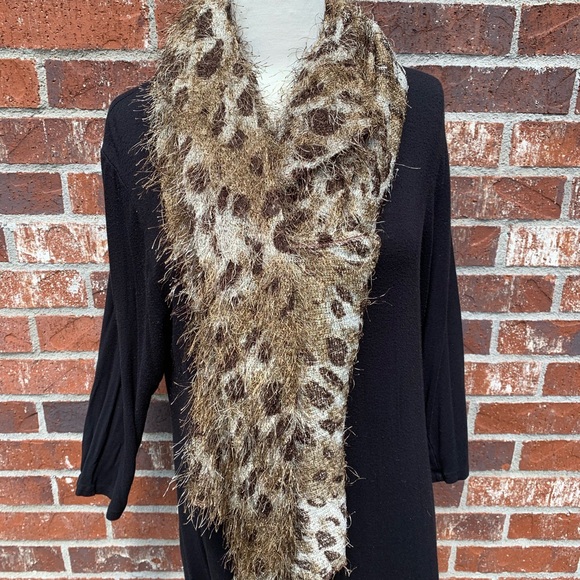 3-Way Leopard Vest - Picture 7 of 7
